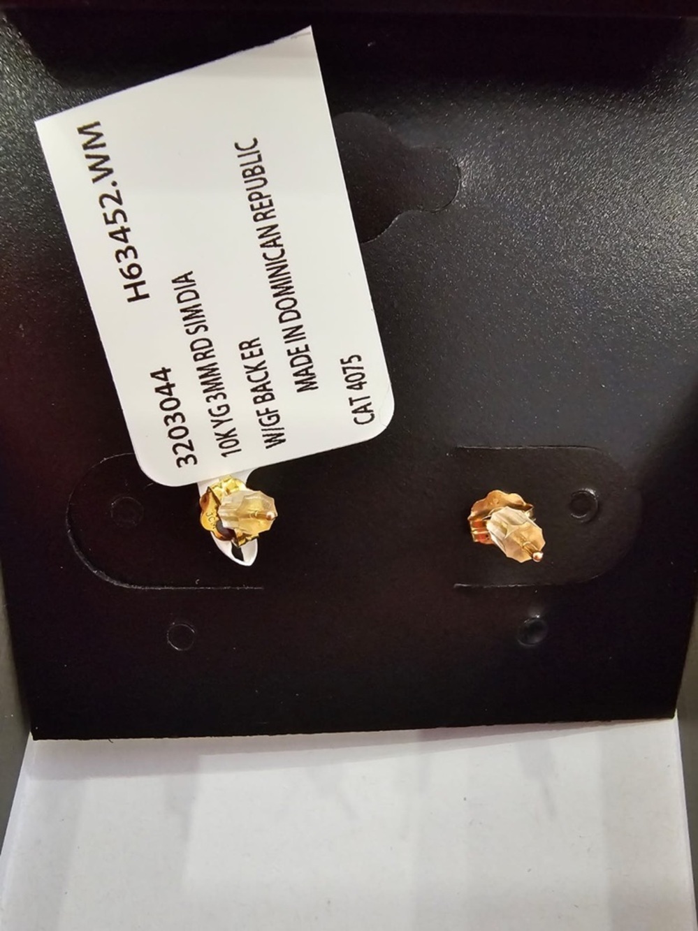 Private listing for Michelle Ferrati-NWT Elegant Gold Stud Earrings - Picture 5 of 5